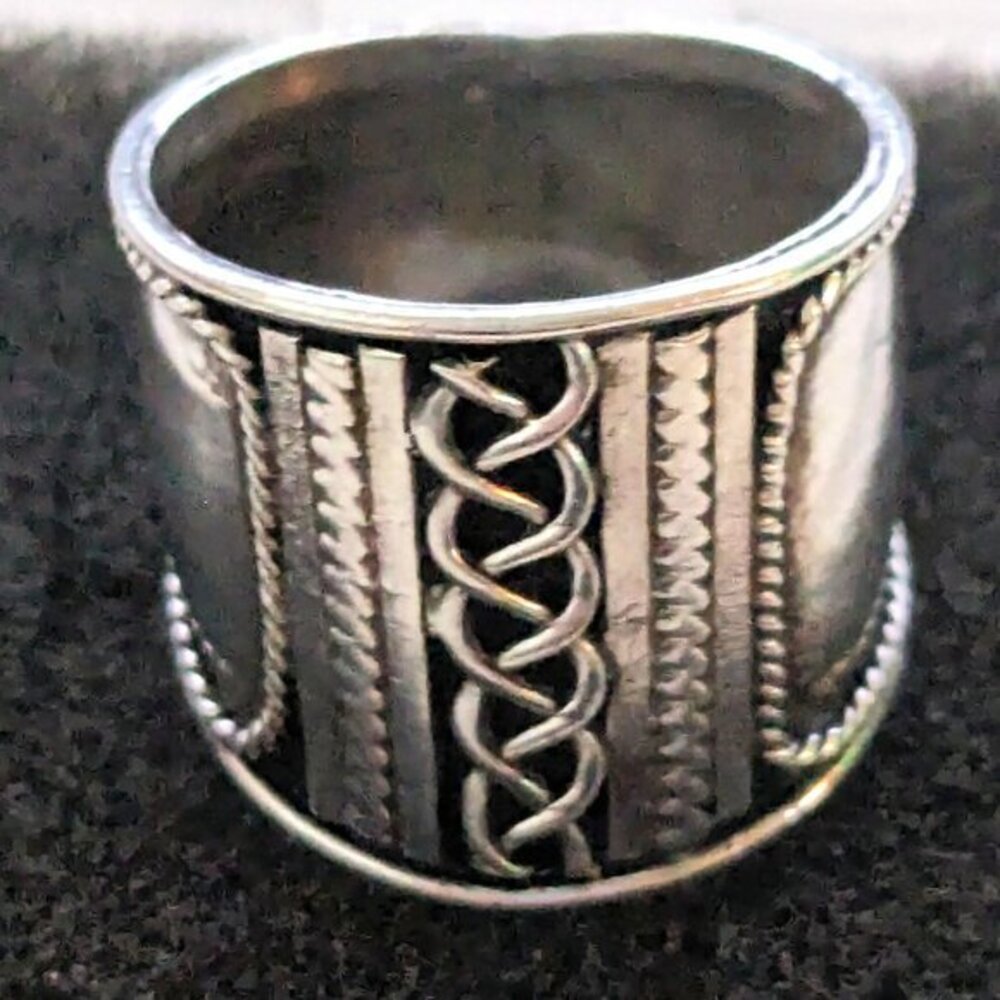 Vintage Estate 925 Sterling Silver Wide Chain Design Ring Etched Textured